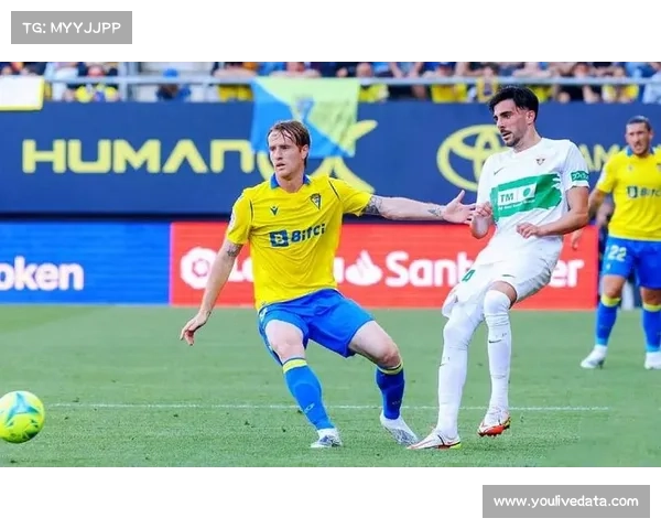 埃尔切主帅萨拉比亚谈停赛：远程指挥不影响战术部署